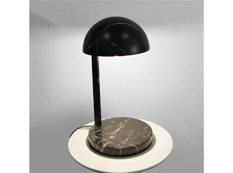 T077 -  Iron table lamp.